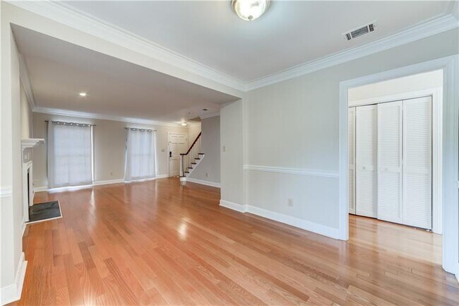 Building Photo - 64 Mt Vernon Cir