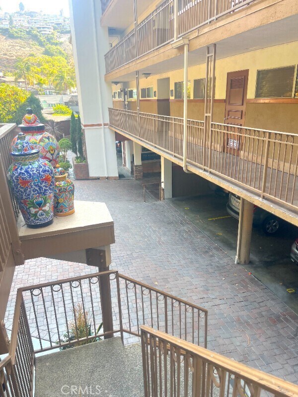 Building Photo - 100 Cliff Dr