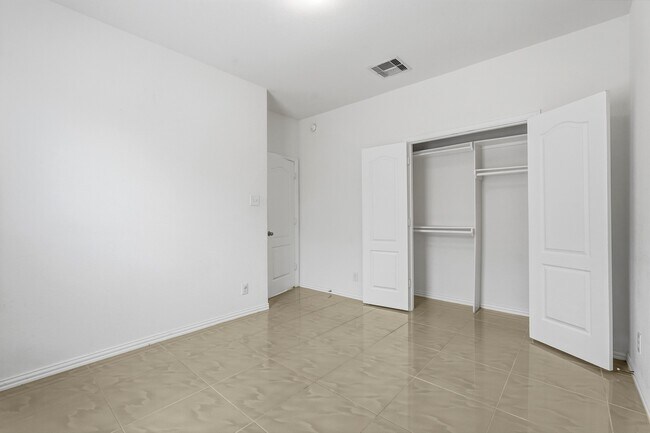 Building Photo - 4703 Goldeneye Dr