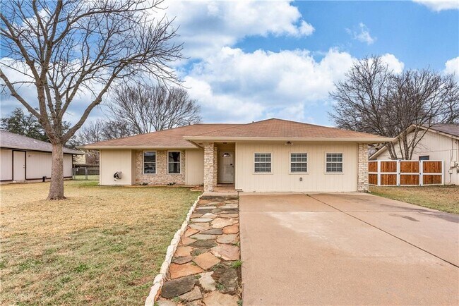 Primary Photo - 707 Central Dr