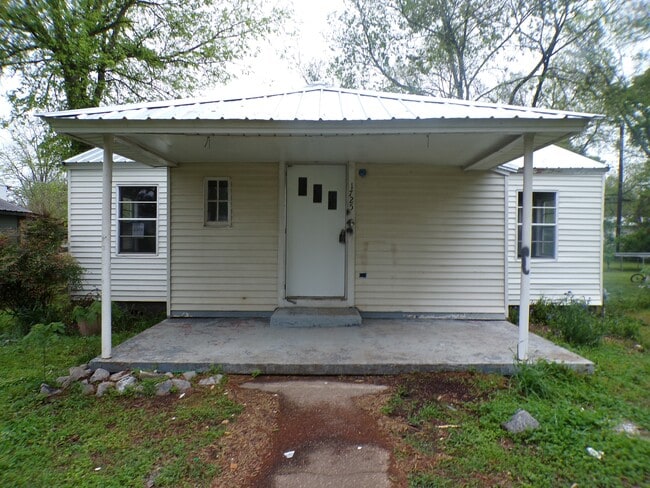 Primary Photo - 1725 Short 14th St N