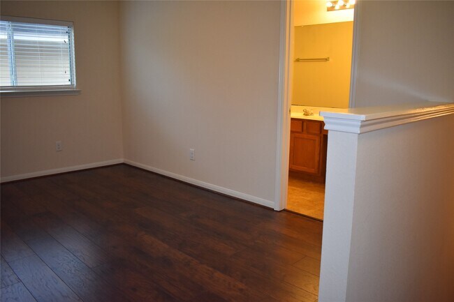 Building Photo - 11846 Jelicoe Dr