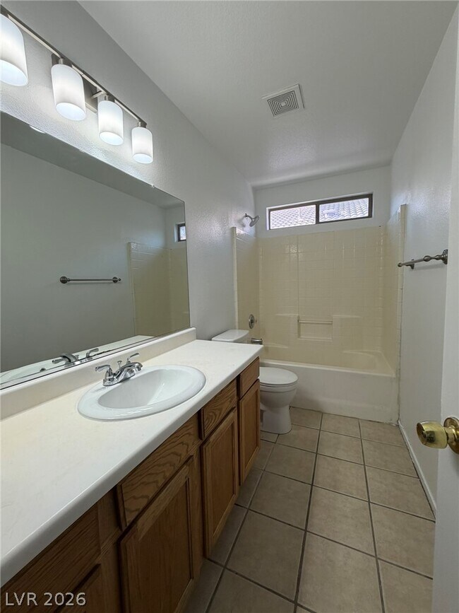 Building Photo - 2561 Rosy Sunrise St