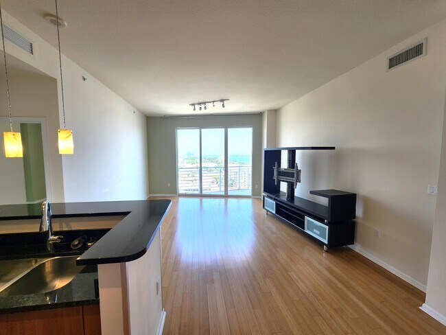 Building Photo - 1551 N Flagler Dr