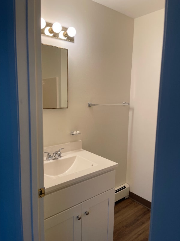 Building Photo - 498 Marlboro Rd