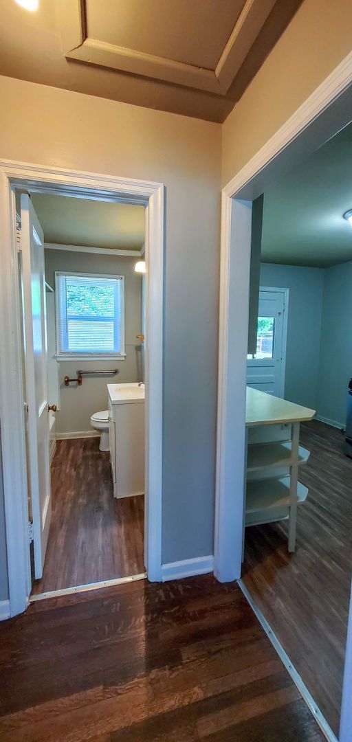 Building Photo - 2 bedroom 1 bath duplex in Shawnee