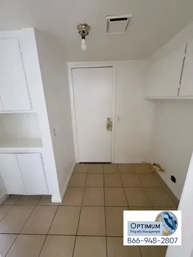 Building Photo - Charming 3-bedroom, 2-bathroom two-story home