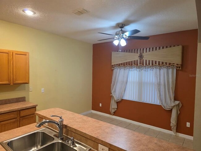 Building Photo - 2711 Star Grass Cir