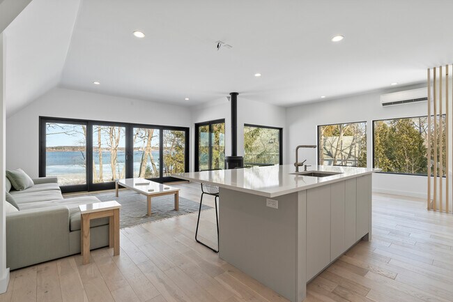 Building Photo - 44 Eagles Ln