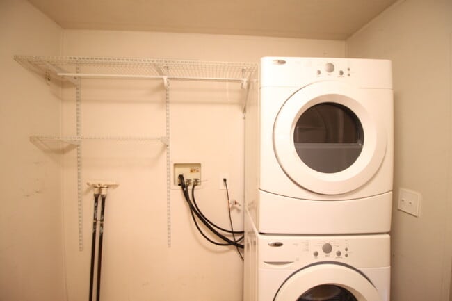 Building Photo - 3 Bed 2 Bath - NAS Whidbey - Pet Friendly