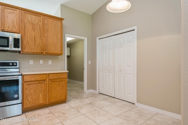 Building Photo - 5527 Indigo Crossing Dr