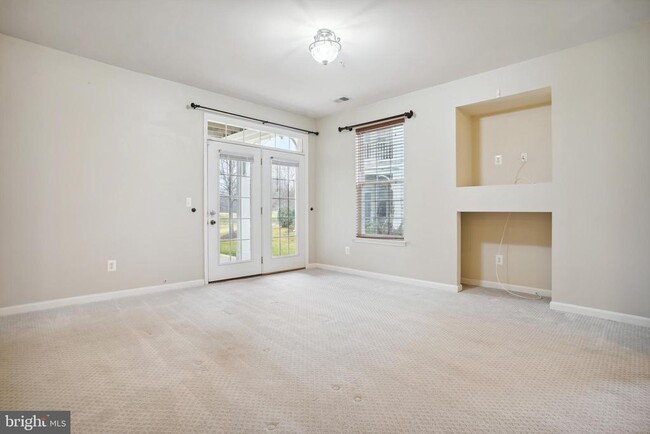 Building Photo - 13930 Greendale Dr