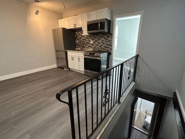 Building Photo - 1325 S 21st St