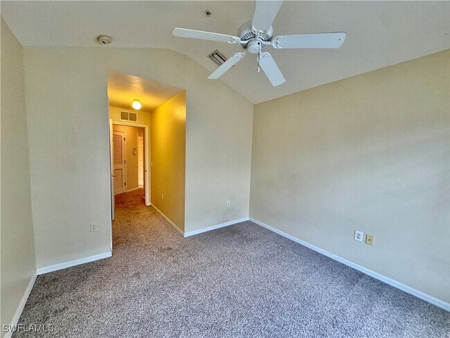 Building Photo - 860 Hampton Cir