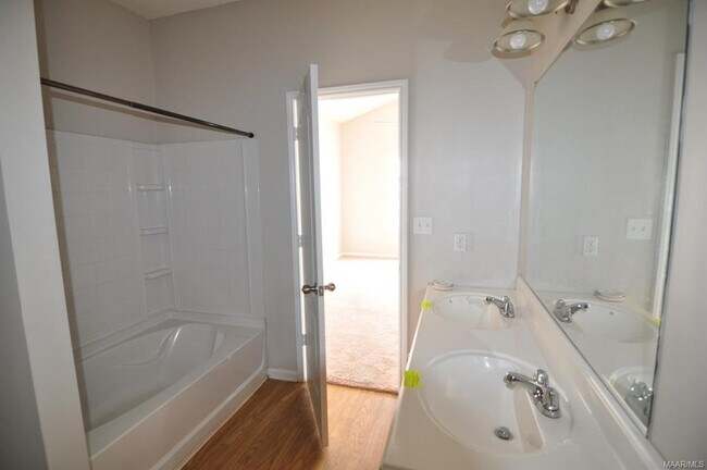 Building Photo - 44 Pine Meadows Cir