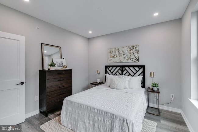 Building Photo - 752 S 16th St