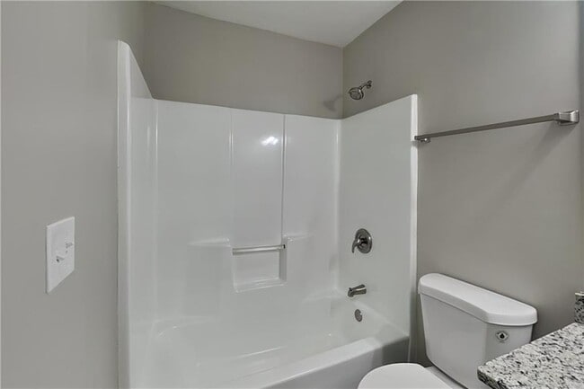 Building Photo - 32 Camden Woods Pl
