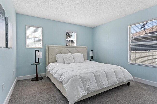 Building Photo - 642 Elderberry Dr