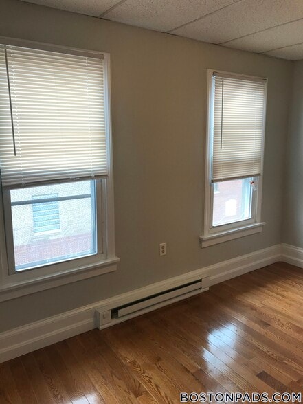 Building Photo - 259 Border St