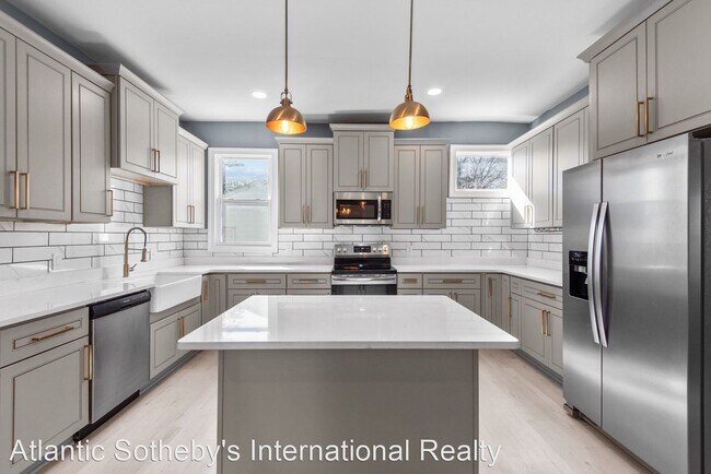 Building Photo - 6 br, 4 bath House - 806 W 34th Street