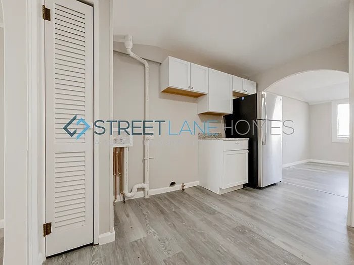 Building Photo - 2140 Miracle Ave