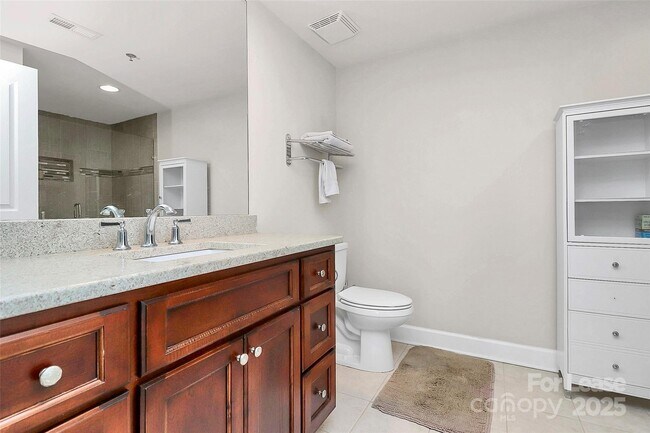 Building Photo - 1315 East Blvd