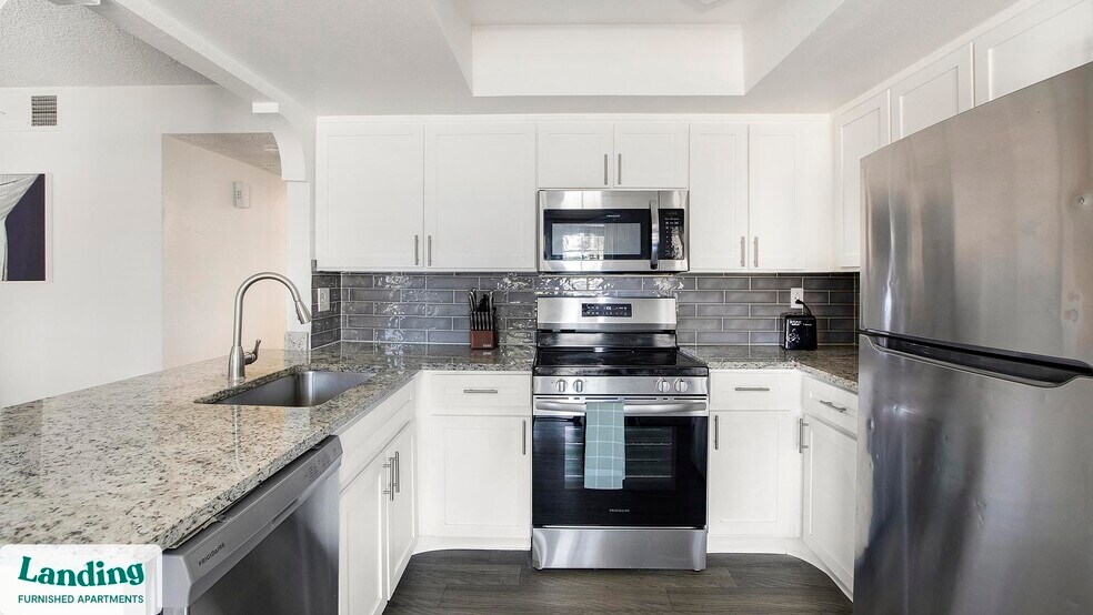 Building Photo - 5272 Tamarus St