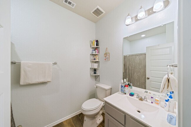 Building Photo - Stylish 4-Bedroom Home with Solar & Game R...