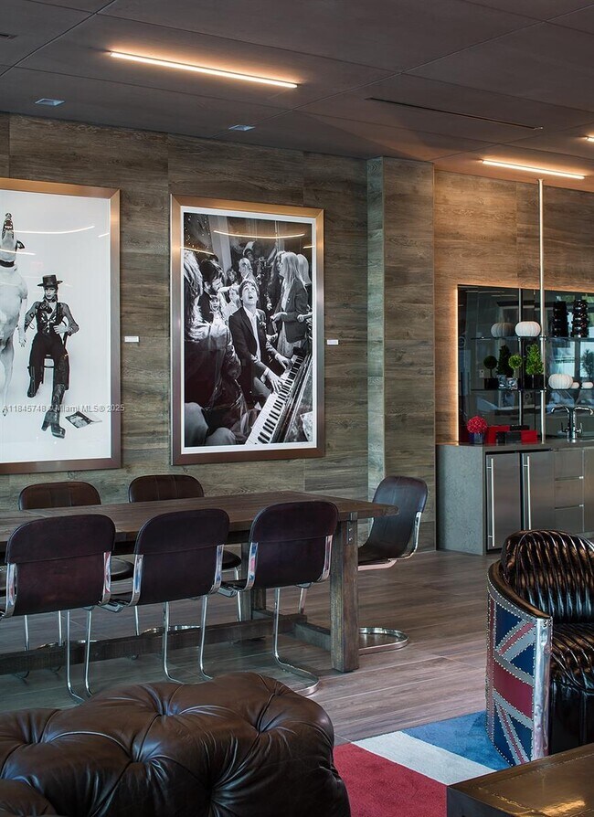 Building Photo - 1080 Brickell Ave