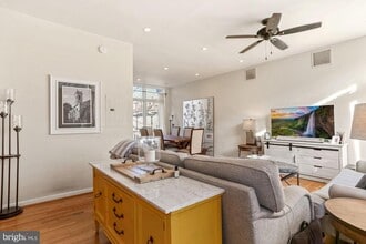 Building Photo - 725 Delaware Ave SW