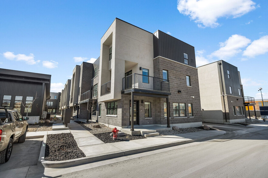 Building Photo - theYARD