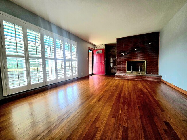 Building Photo - 101 Madora Dr
