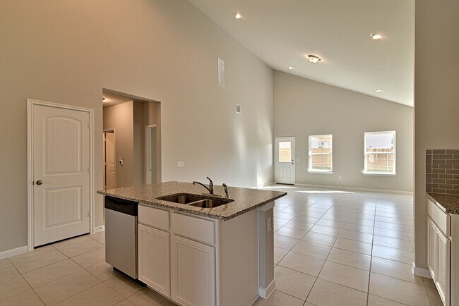 Building Photo - 6601 Loretta White Ln