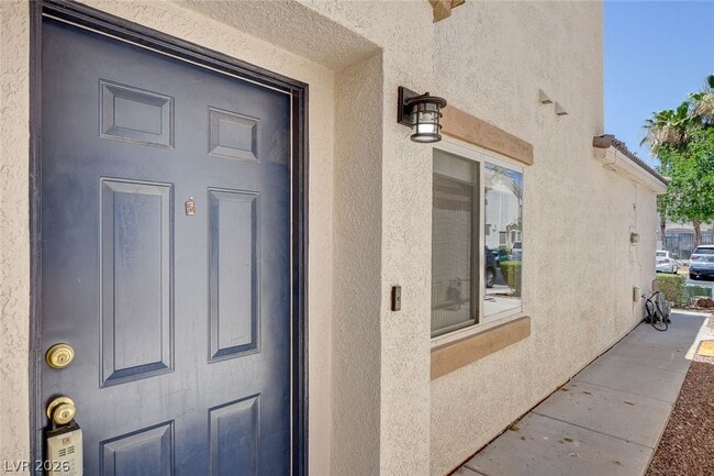 Building Photo - 3290 Dragon Fly St