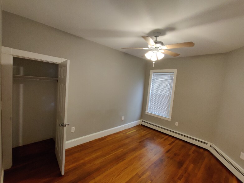 Building Photo - 21 Rossmore St
