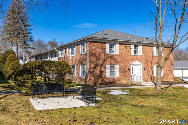 Building Photo - 117 Shadow Ln