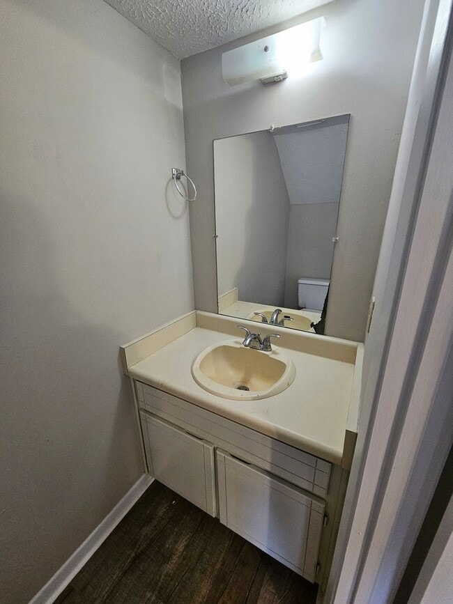 Building Photo - Efficient Townhome w/Spacious Floorplan & Convenient to Tyndall AFB! *SPECIAL: 1/2 OFF 1st Month'...