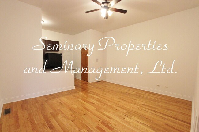 Interior Photo - 4502-04 N Paulina