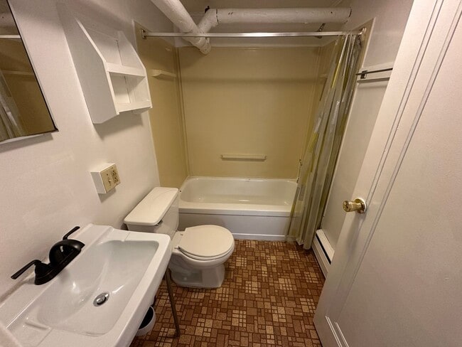 Building Photo - 226 Bryant Ave