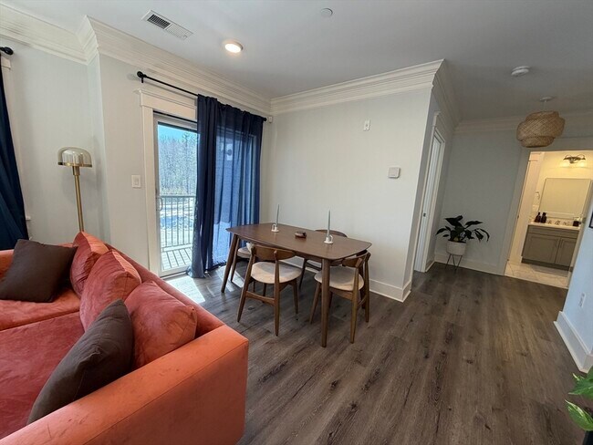 Building Photo - 17 Hennery Wy