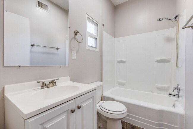 Building Photo - 2641 S 18th St