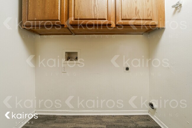 Building Photo - 2116 Woodnote