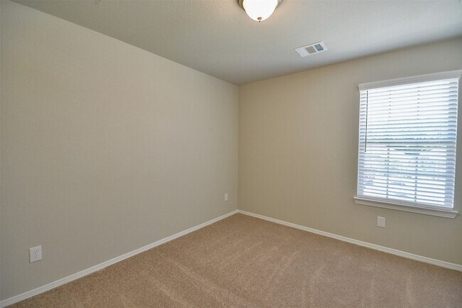 Building Photo - 24810 Winema Wds Ln