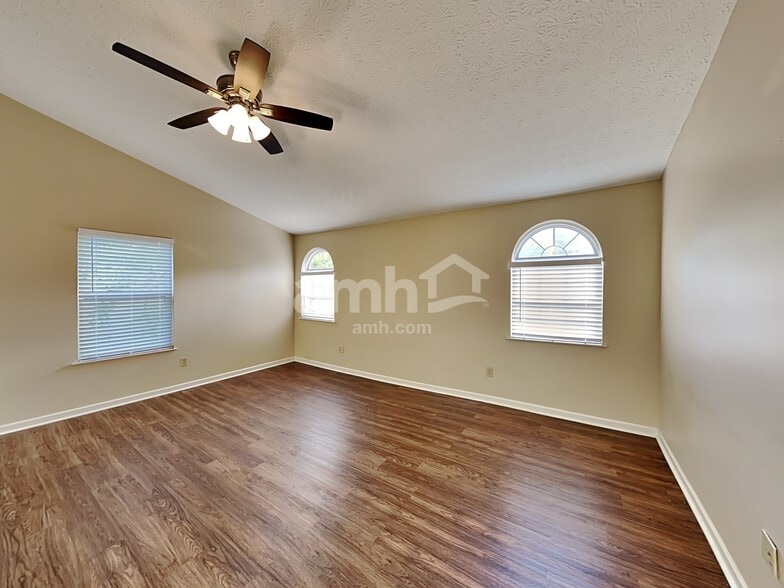 Building Photo - 4906 Bixby Ridge Dr E