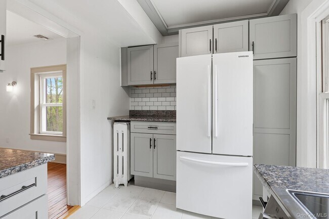 Building Photo - 65 Furnace Dock Rd