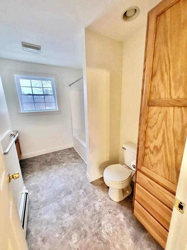 Building Photo - 18 Melvin Ave