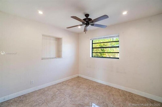 Building Photo - 611 NW 39th St