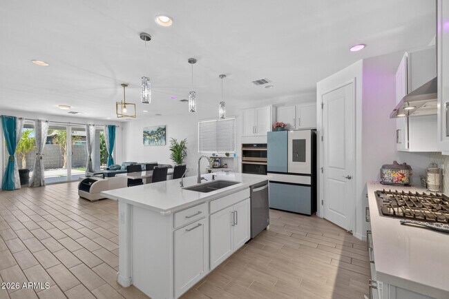 Building Photo - 9756 E Seismic Ave