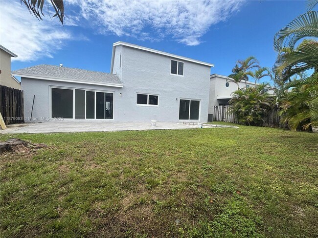 Building Photo - 9435 SW 144th Ct