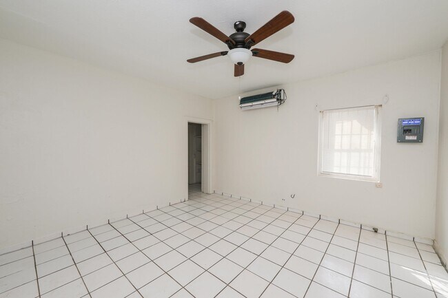 Building Photo - 311 Matamoros St